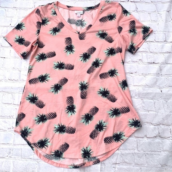 LuLaRoe Iris Pink, Black & Green High-Low Size S Pineapple Pattern Cute T-Shirt - Picture 1 of 6